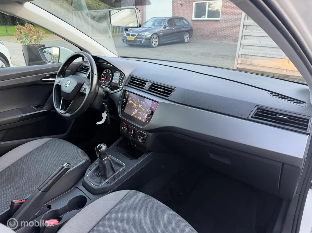 1.0TSI Style Airco| Carplay| Cruise | PDC | Stoelverw.
