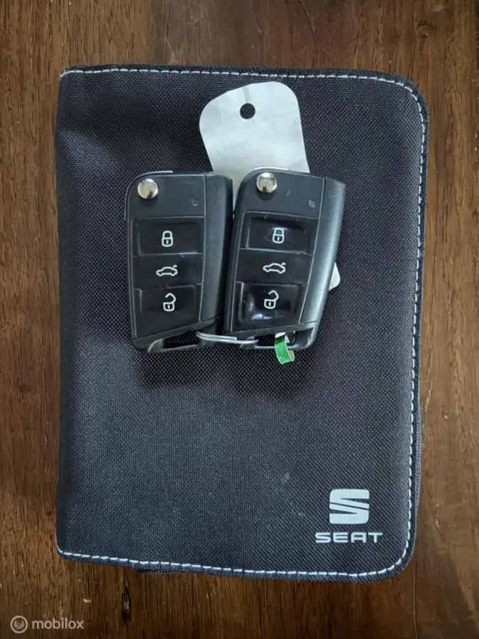 1.0TSI Style Airco| Carplay| Cruise | PDC | Stoelverw.