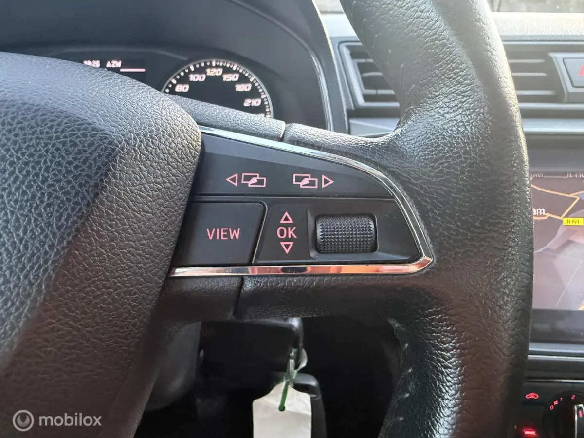 1.0TSI Style Airco| Carplay| Cruise | PDC | Stoelverw.