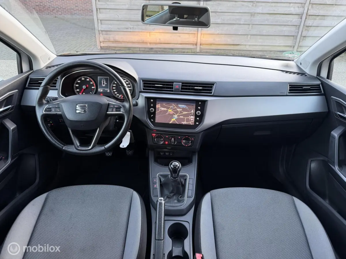 1.0TSI Style Airco| Carplay| Cruise | PDC | Stoelverw.