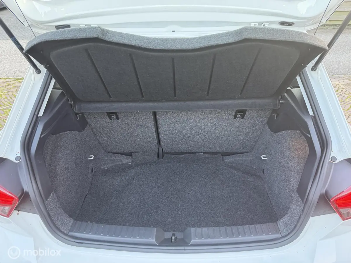 1.0TSI Style Airco| Carplay| Cruise | PDC | Stoelverw.