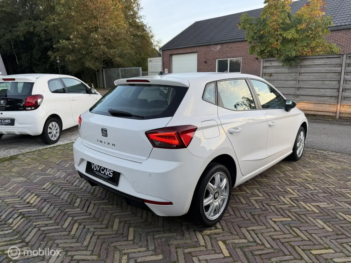 1.0TSI Style Airco| Carplay| Cruise | PDC | Stoelverw.