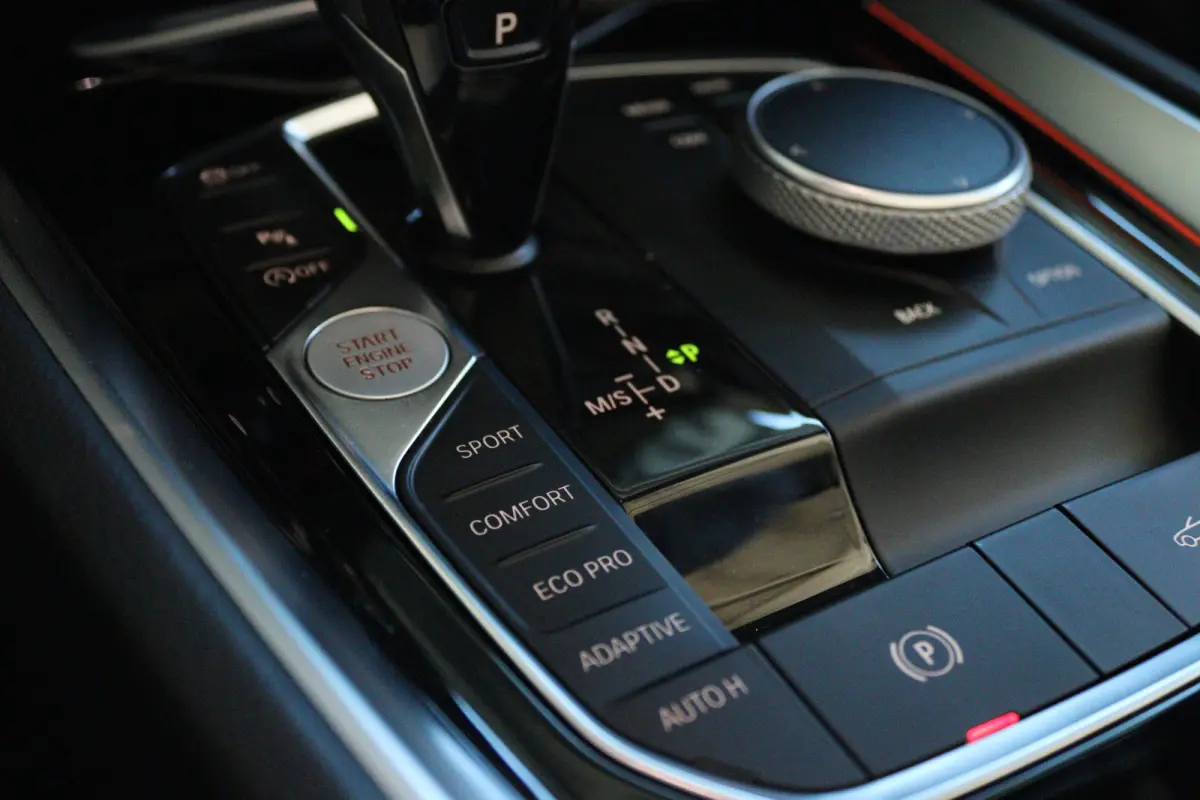 sDrive30i High Executive Edition M-Sport Pro | NL Auto | Adapt. Cruise | Harman & Kardon | Head-up | Stoel+Stuurverwarming | Adaptief Onderstel | Keyless | Camera | Carplay