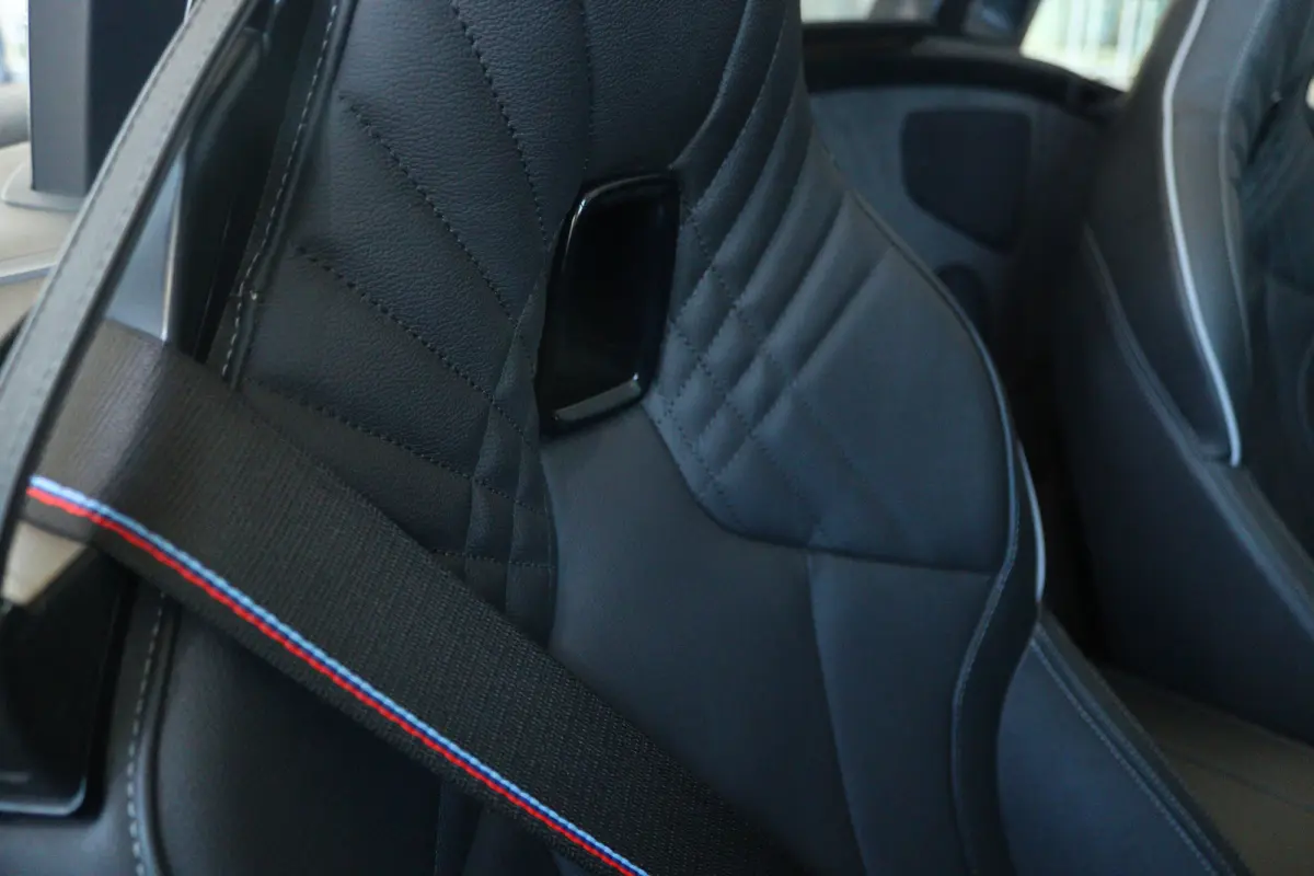 sDrive30i High Executive Edition M-Sport Pro | NL Auto | Adapt. Cruise | Harman & Kardon | Head-up | Stoel+Stuurverwarming | Adaptief Onderstel | Keyless | Camera | Carplay