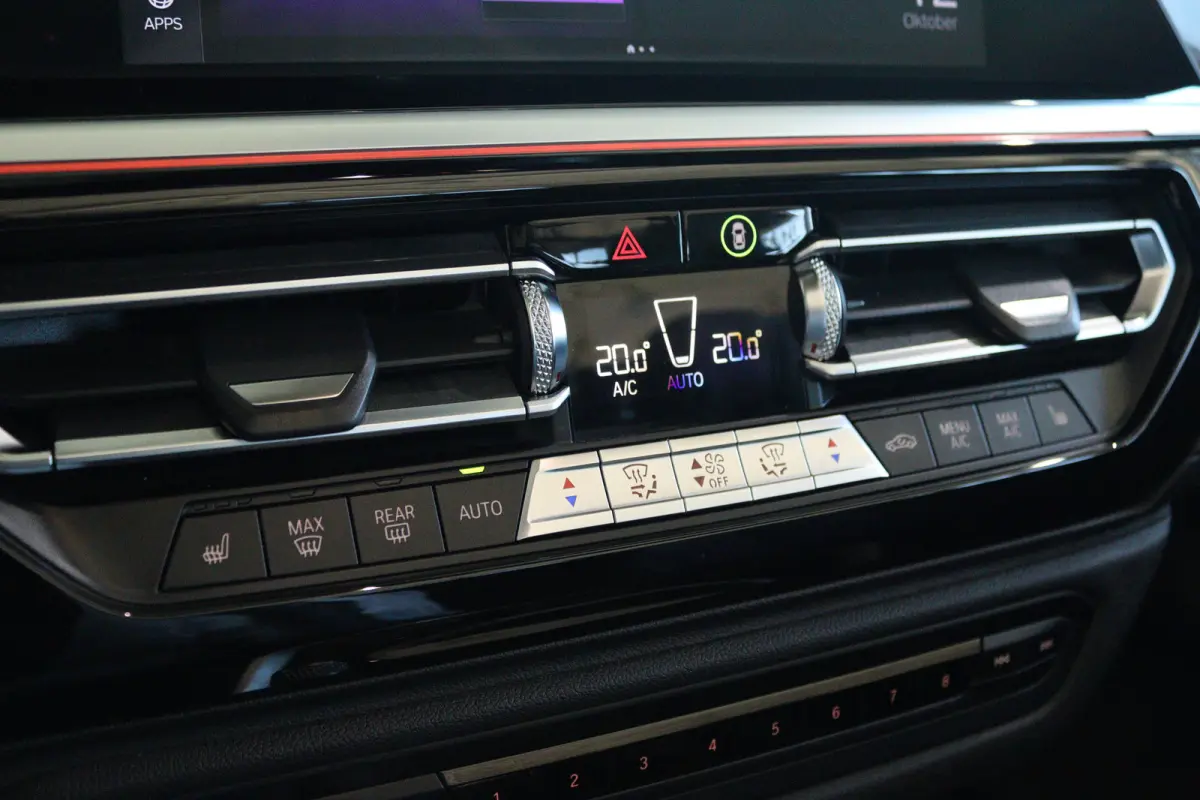 sDrive30i High Executive Edition M-Sport Pro | NL Auto | Adapt. Cruise | Harman & Kardon | Head-up | Stoel+Stuurverwarming | Adaptief Onderstel | Keyless | Camera | Carplay