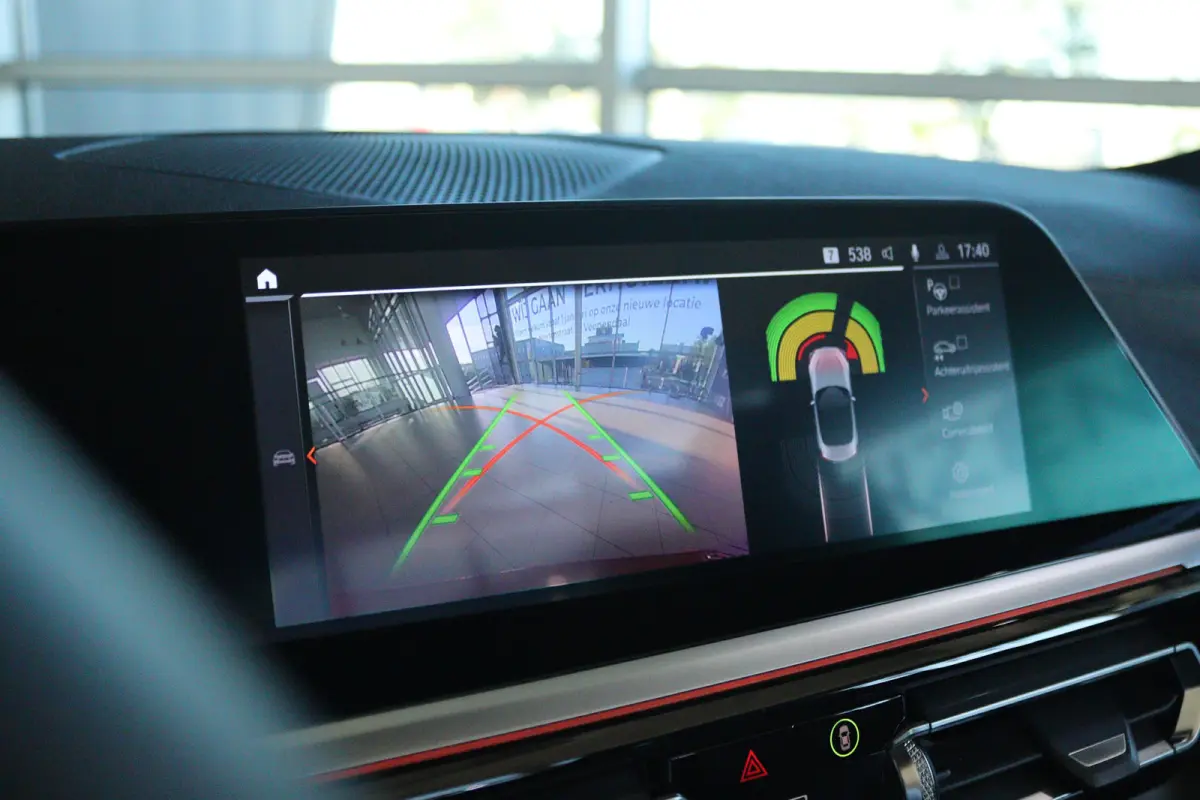 sDrive30i High Executive Edition M-Sport Pro | NL Auto | Adapt. Cruise | Harman & Kardon | Head-up | Stoel+Stuurverwarming | Adaptief Onderstel | Keyless | Camera | Carplay