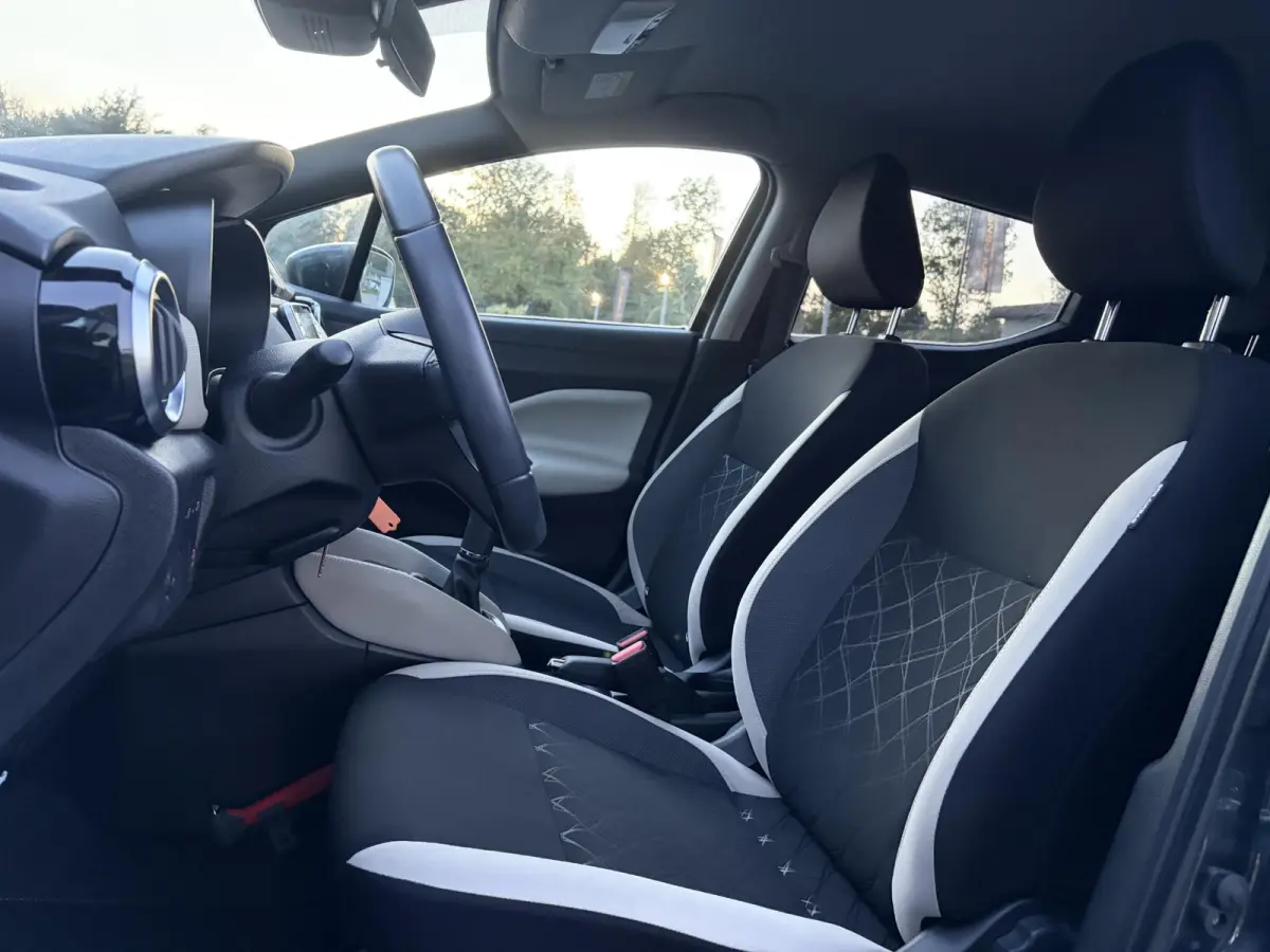 1.0 IG-T N-Connecta ✓1e Eigenaar✓Dealer Onderhouden✓Camera✓Carplay✓Navi✓Airco✓Cruise✓Pdc✓101pk✓Weinig Km✓Lm velgen✓N.A.P✓Apk tot 02-2028