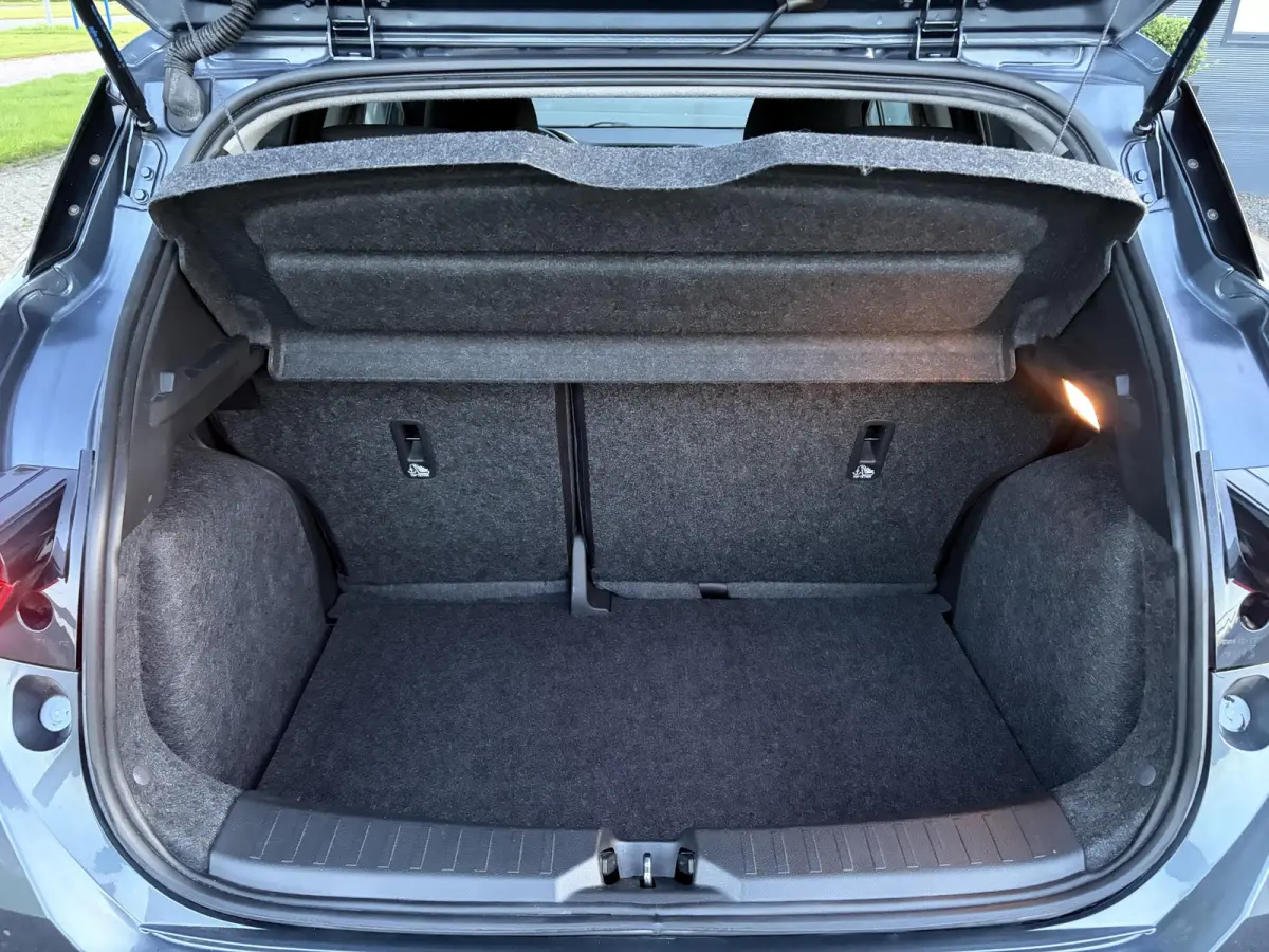 1.0 IG-T N-Connecta ✓1e Eigenaar✓Dealer Onderhouden✓Camera✓Carplay✓Navi✓Airco✓Cruise✓Pdc✓101pk✓Weinig Km✓Lm velgen✓N.A.P✓Apk tot 02-2028