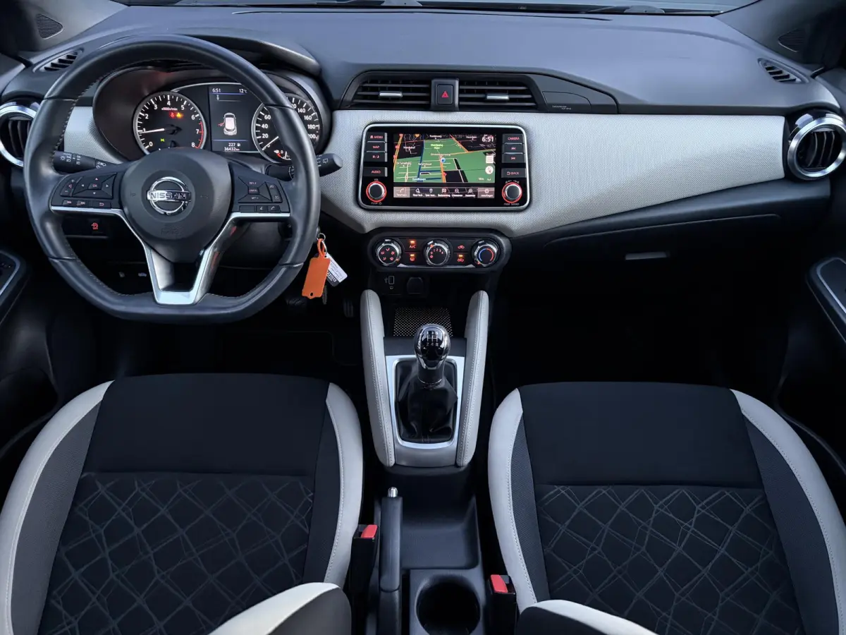 1.0 IG-T N-Connecta ✓1e Eigenaar✓Dealer Onderhouden✓Camera✓Carplay✓Navi✓Airco✓Cruise✓Pdc✓101pk✓Weinig Km✓Lm velgen✓N.A.P✓Apk tot 02-2028