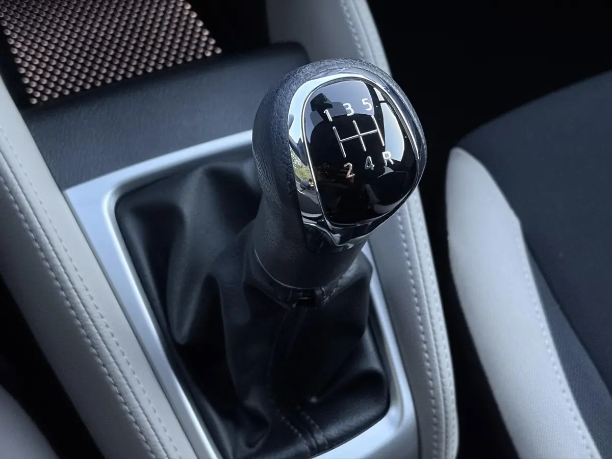 1.0 IG-T N-Connecta ✓1e Eigenaar✓Dealer Onderhouden✓Camera✓Carplay✓Navi✓Airco✓Cruise✓Pdc✓101pk✓Weinig Km✓Lm velgen✓N.A.P✓Apk tot 02-2028