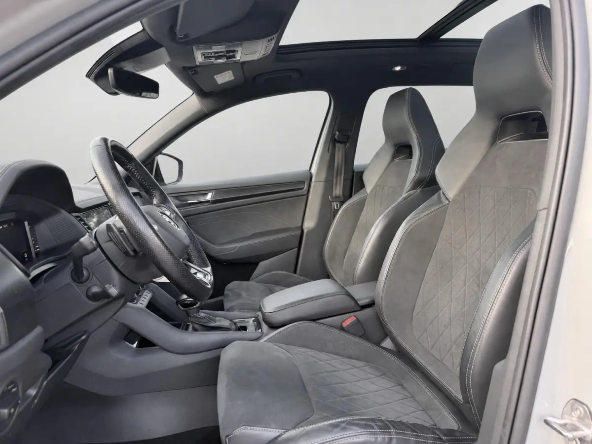 1.5 TSI Sportline Business Facelift | Panoramadak | EL. Trekhaak | Geheugen Stoelen | Stoel/Stuurverwarming | Rijklaarprijs