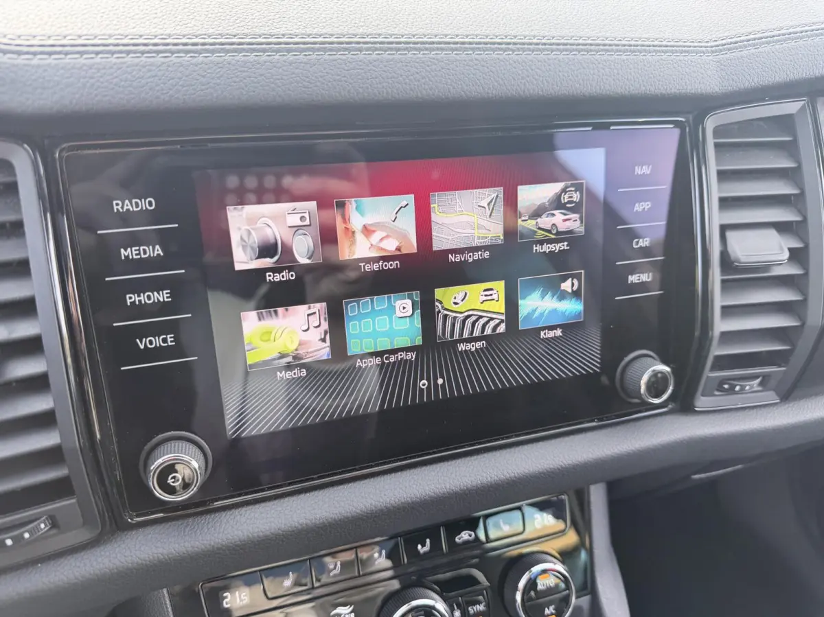 1.5 TSI Sportline Business Facelift | Panoramadak | EL. Trekhaak | Geheugen Stoelen | Stoel/Stuurverwarming | Rijklaarprijs