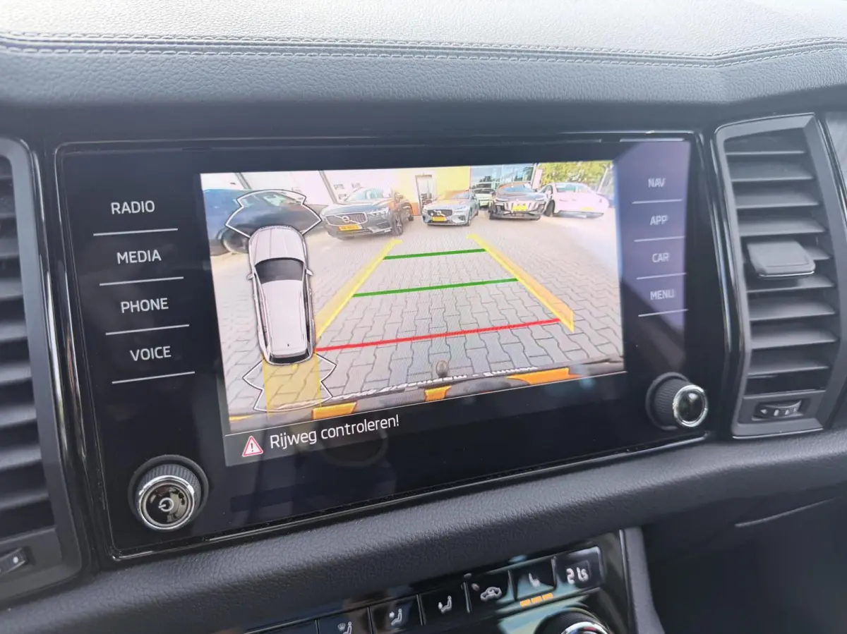 1.5 TSI Sportline Business Facelift | Panoramadak | EL. Trekhaak | Geheugen Stoelen | Stoel/Stuurverwarming | Rijklaarprijs