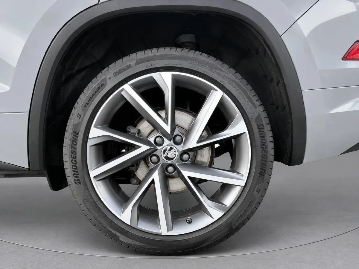 1.5 TSI Sportline Business Facelift | Panoramadak | EL. Trekhaak | Geheugen Stoelen | Stoel/Stuurverwarming | Rijklaarprijs