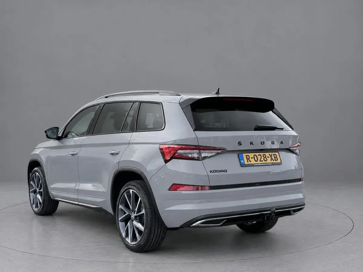 1.5 TSI Sportline Business Facelift | Panoramadak | EL. Trekhaak | Geheugen Stoelen | Stoel/Stuurverwarming | Rijklaarprijs