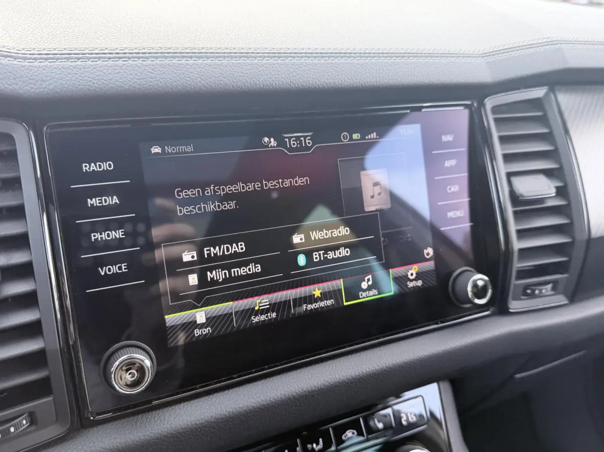 1.5 TSI Sportline Business Facelift | Panoramadak | EL. Trekhaak | Geheugen Stoelen | Stoel/Stuurverwarming | Rijklaarprijs