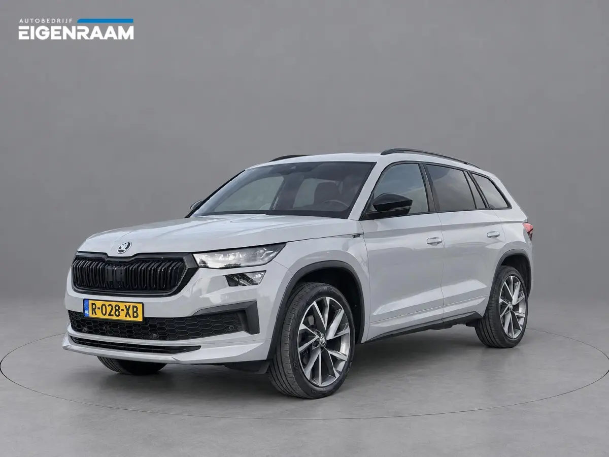 1.5 TSI Sportline Business Facelift | Panoramadak | EL. Trekhaak | Geheugen Stoelen | Stoel/Stuurverwarming | Rijklaarprijs