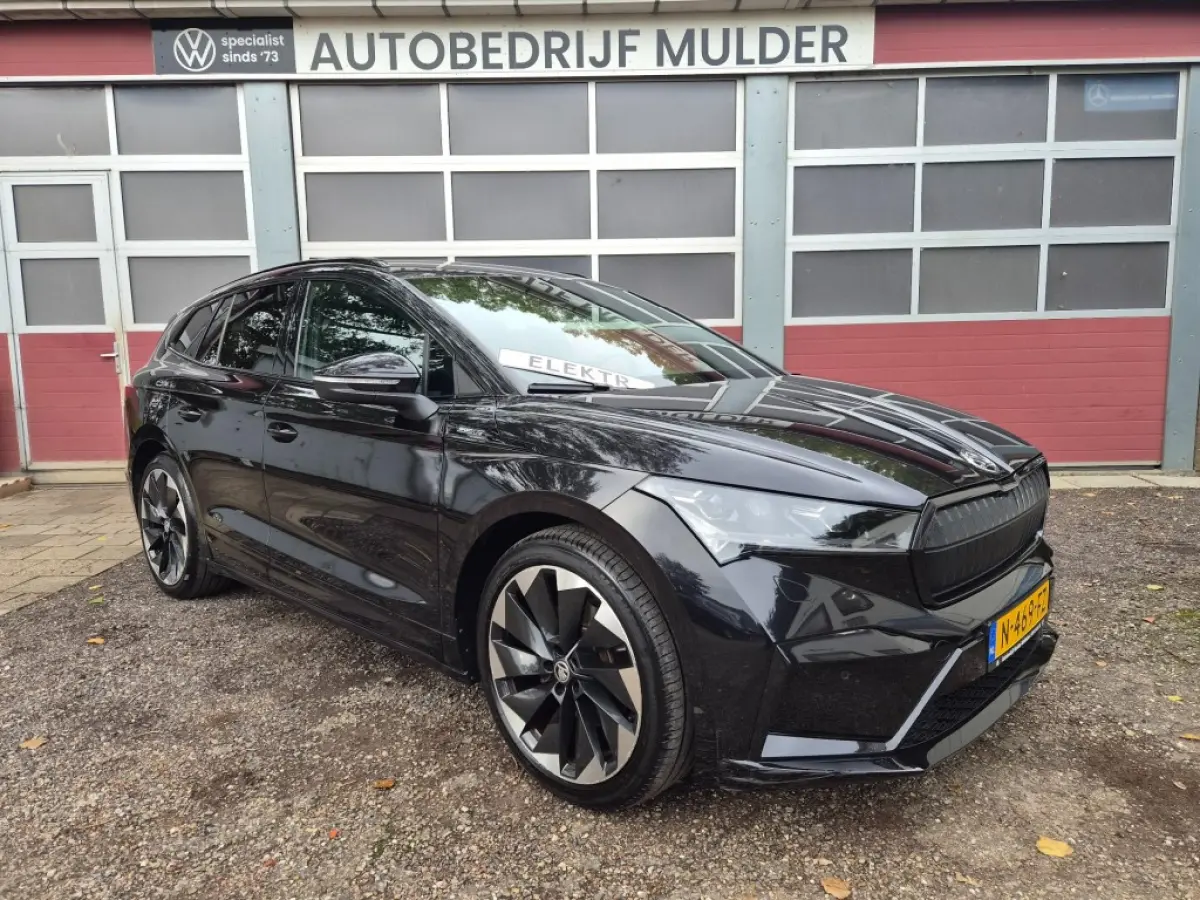 60 Sportline Black Ed. 180 Pk SOH 92,07% Alcantara + leder
