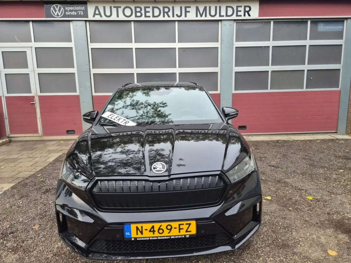 60 Sportline Black Ed. 180 Pk SOH 92,07% Alcantara + leder