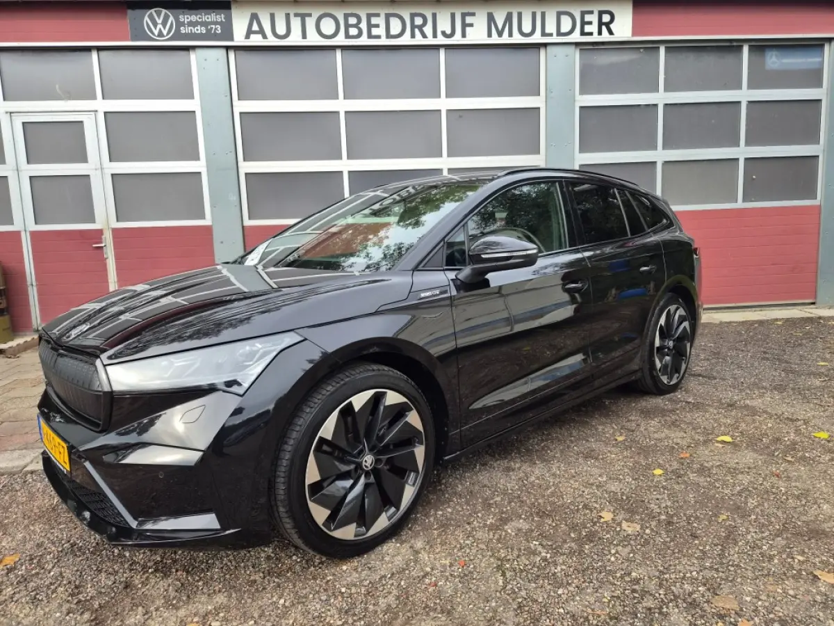 60 Sportline Black Ed. 180 Pk SOH 92,07% Alcantara + leder