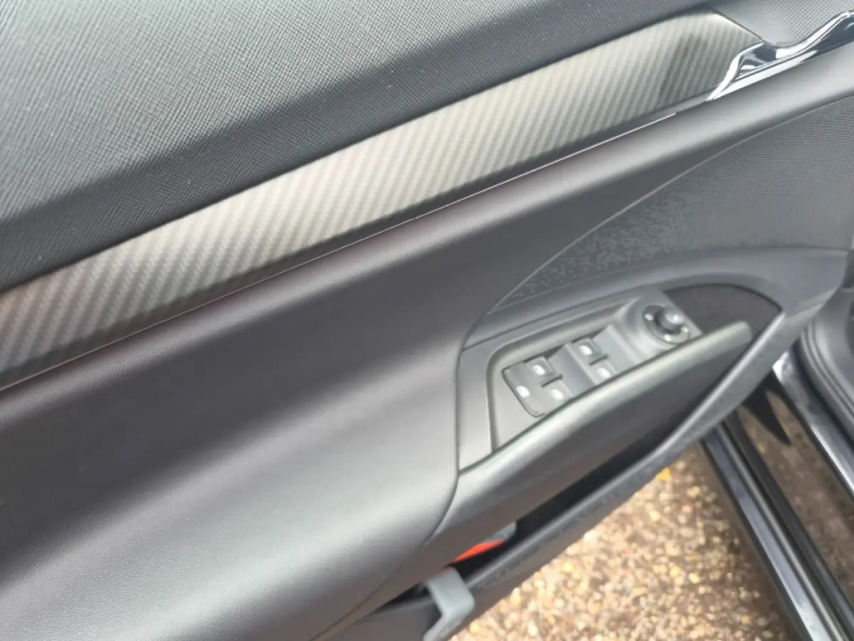 60 Sportline Black Ed. 180 Pk SOH 92,07% Alcantara + leder