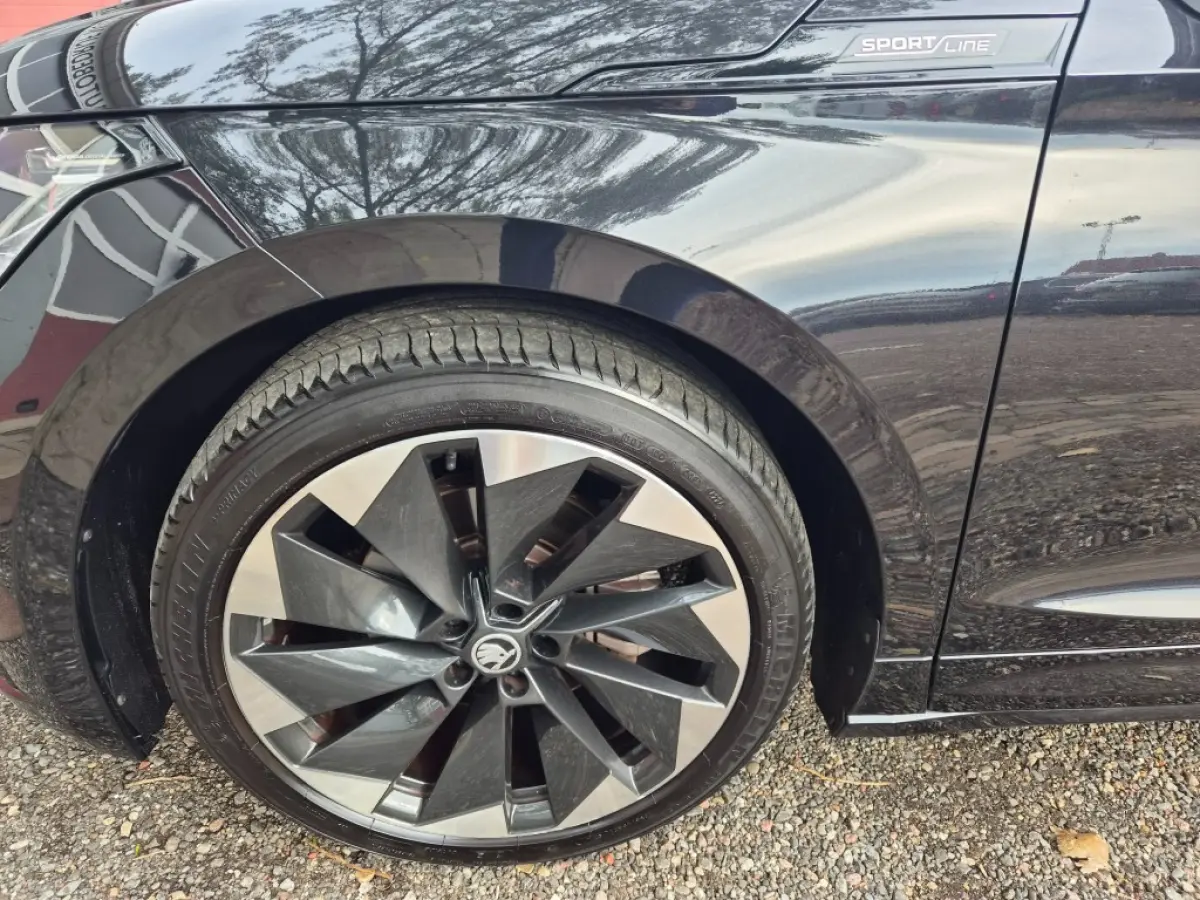 60 Sportline Black Ed. 180 Pk SOH 92,07% Alcantara + leder