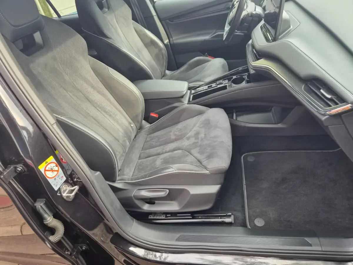 60 Sportline Black Ed. 180 Pk SOH 92,07% Alcantara + leder