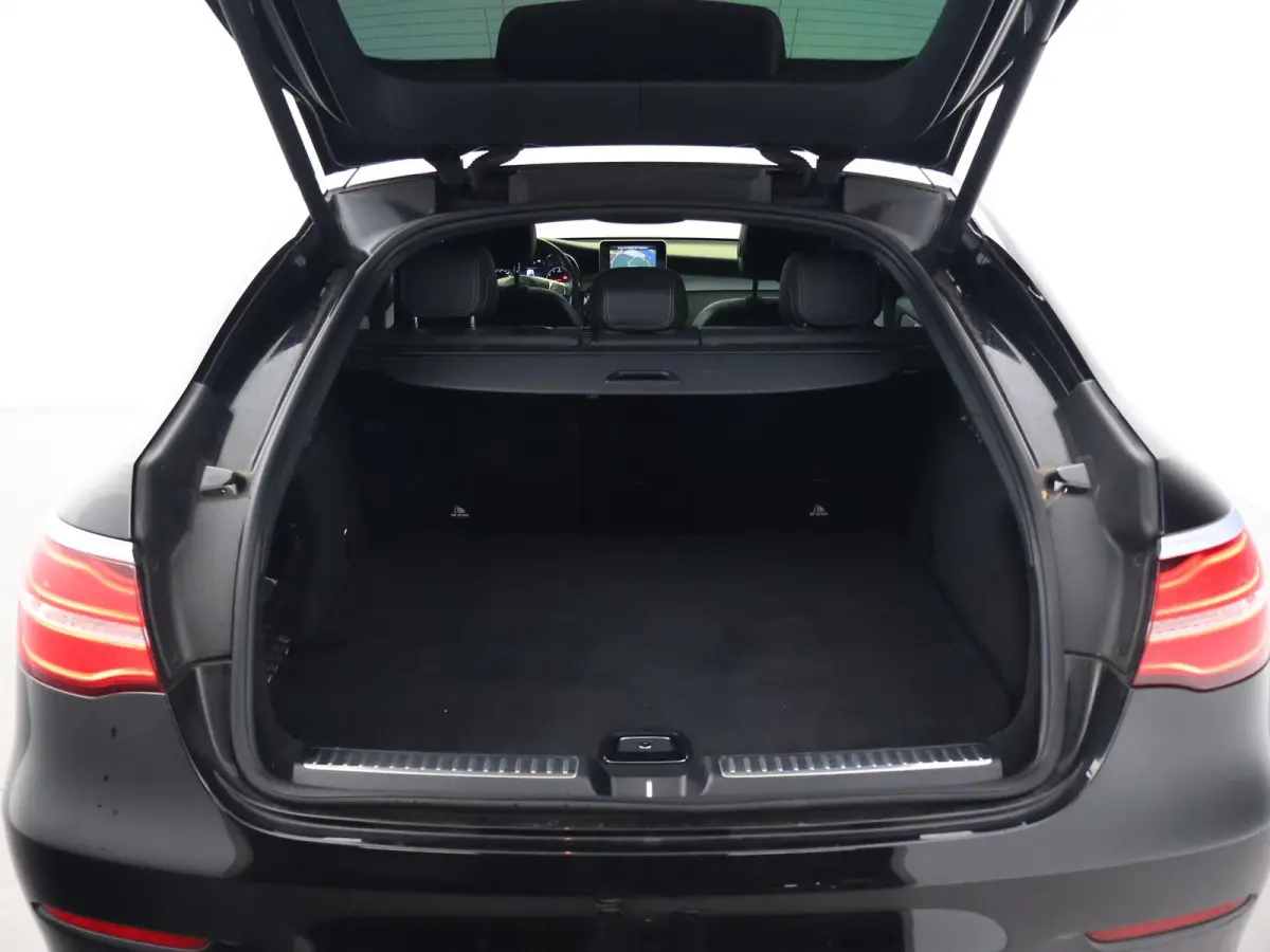 250 4MATIC PREMIUM AMG SPORT + SCHUIFDAK | 360 CAMERA | STOELVERW. | TREEPLANKEN