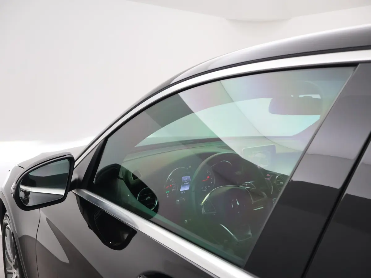 250 4MATIC PREMIUM AMG SPORT + SCHUIFDAK | 360 CAMERA | STOELVERW. | TREEPLANKEN