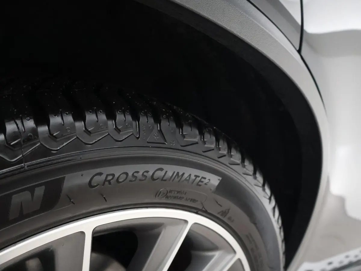 250 4MATIC PREMIUM AMG SPORT + SCHUIFDAK | 360 CAMERA | STOELVERW. | TREEPLANKEN