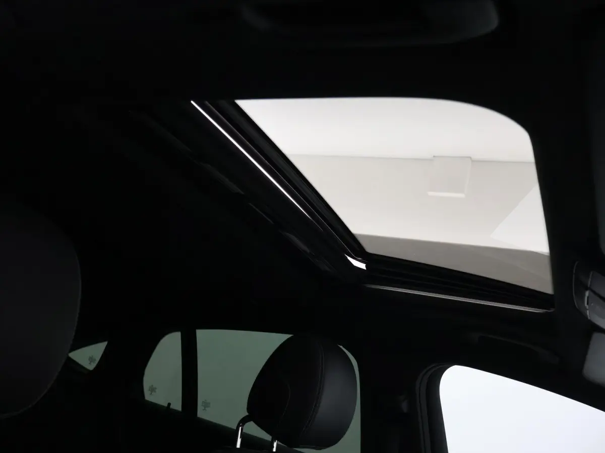 250 4MATIC PREMIUM AMG SPORT + SCHUIFDAK | 360 CAMERA | STOELVERW. | TREEPLANKEN