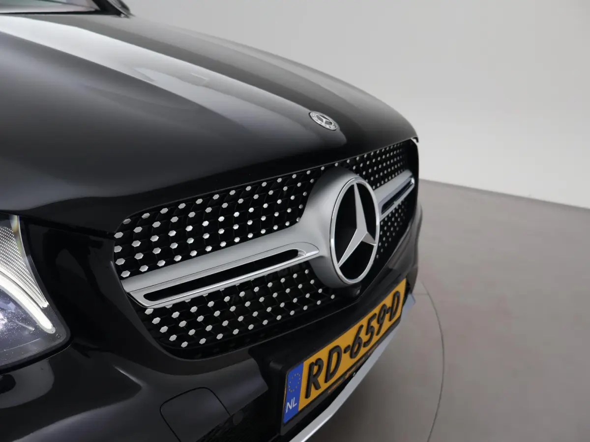 250 4MATIC PREMIUM AMG SPORT + SCHUIFDAK | 360 CAMERA | STOELVERW. | TREEPLANKEN