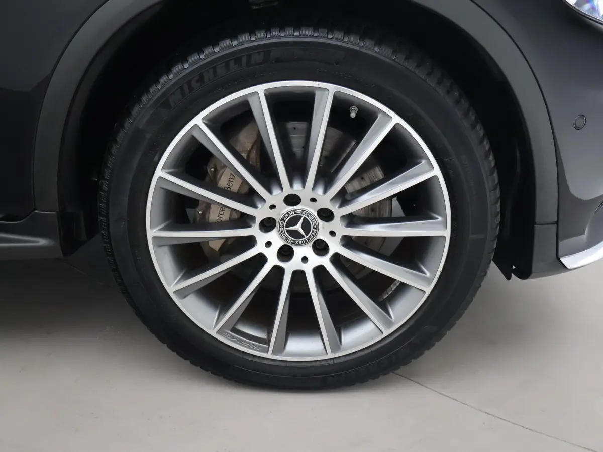 250 4MATIC PREMIUM AMG SPORT + SCHUIFDAK | 360 CAMERA | STOELVERW. | TREEPLANKEN