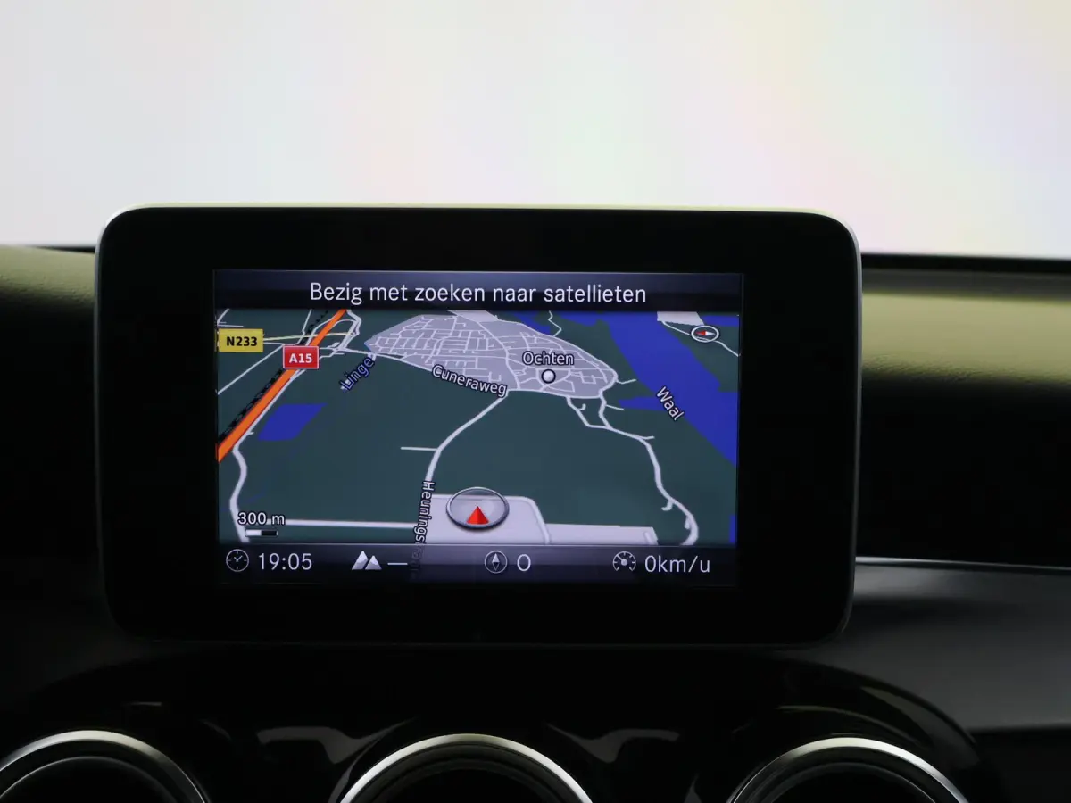 250 4MATIC PREMIUM AMG SPORT + SCHUIFDAK | 360 CAMERA | STOELVERW. | TREEPLANKEN