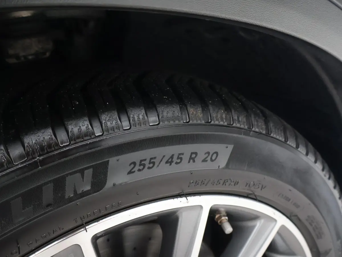 250 4MATIC PREMIUM AMG SPORT + SCHUIFDAK | 360 CAMERA | STOELVERW. | TREEPLANKEN