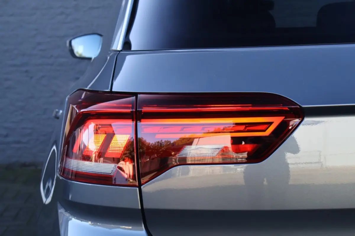 R 2.0 TSI 4-motion (300pk) Pano/ACC/Camera/Carplay/19 inch/Nieuwstaat!
