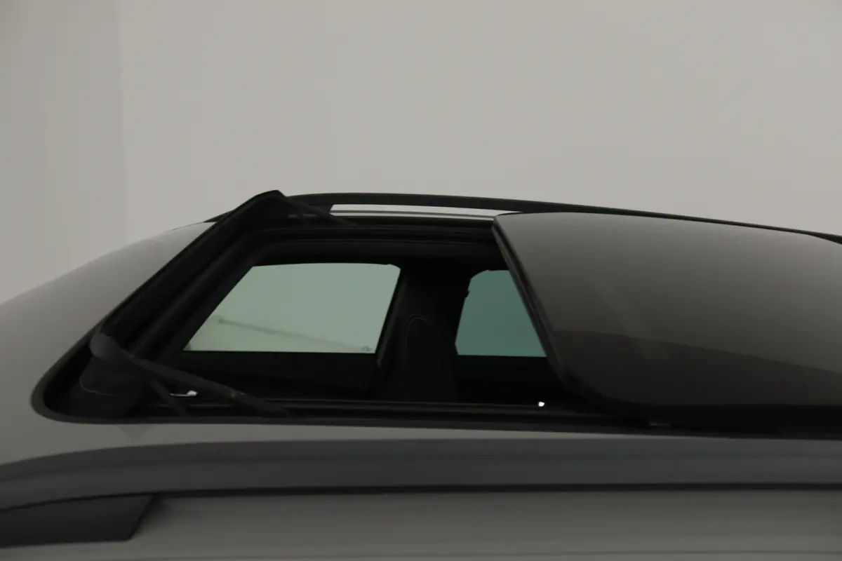 1.5 TSI ACT Sportline Business (PANORAMADAK, TREKHAAK, STOEL/STUUR VERWARMING, CAMERA)