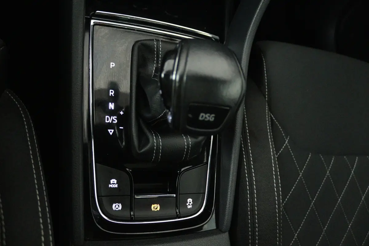 1.5 TSI ACT Sportline Business (PANORAMADAK, TREKHAAK, STOEL/STUUR VERWARMING, CAMERA)