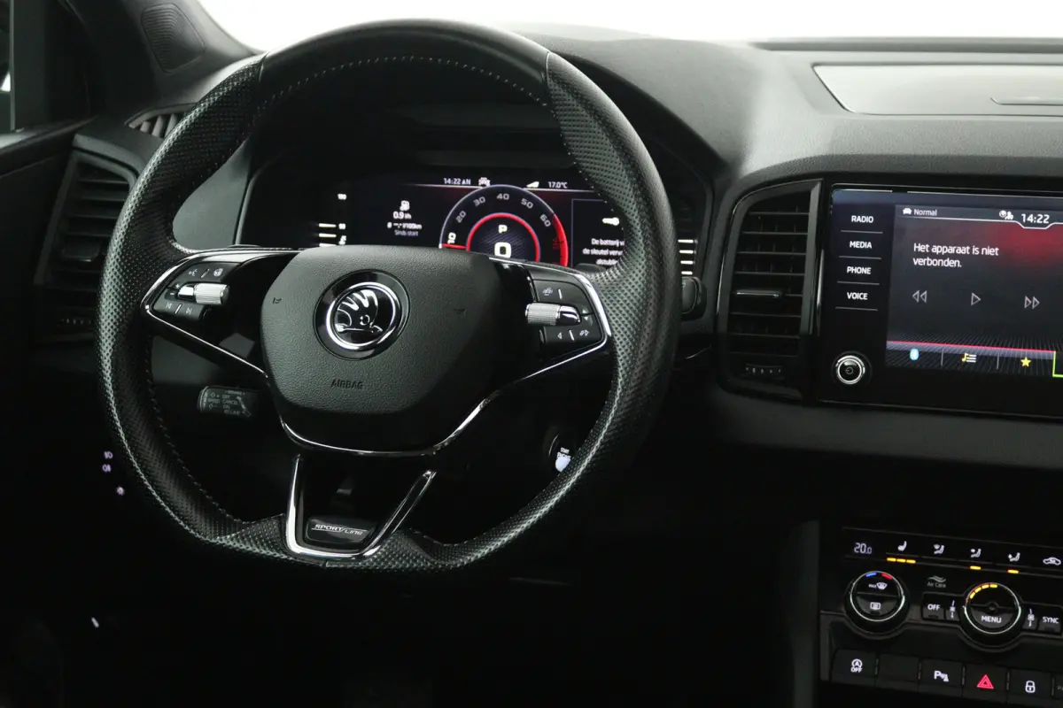 1.5 TSI ACT Sportline Business (PANORAMADAK, TREKHAAK, STOEL/STUUR VERWARMING, CAMERA)