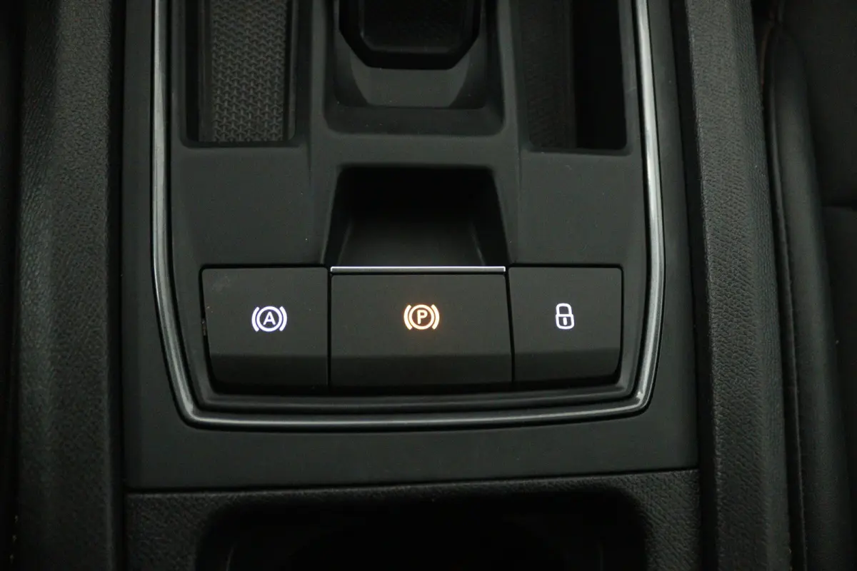 1.5 TSI Business Edition (PANORAMADAK, STOEL/STUUR VERWARMING, CAMERA)