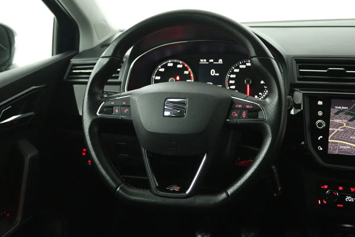 1.0 TSI FR Business Intense (STOELVERWARMING, NAVIGATIE CARPLAY, PARKEERSENSOREN)