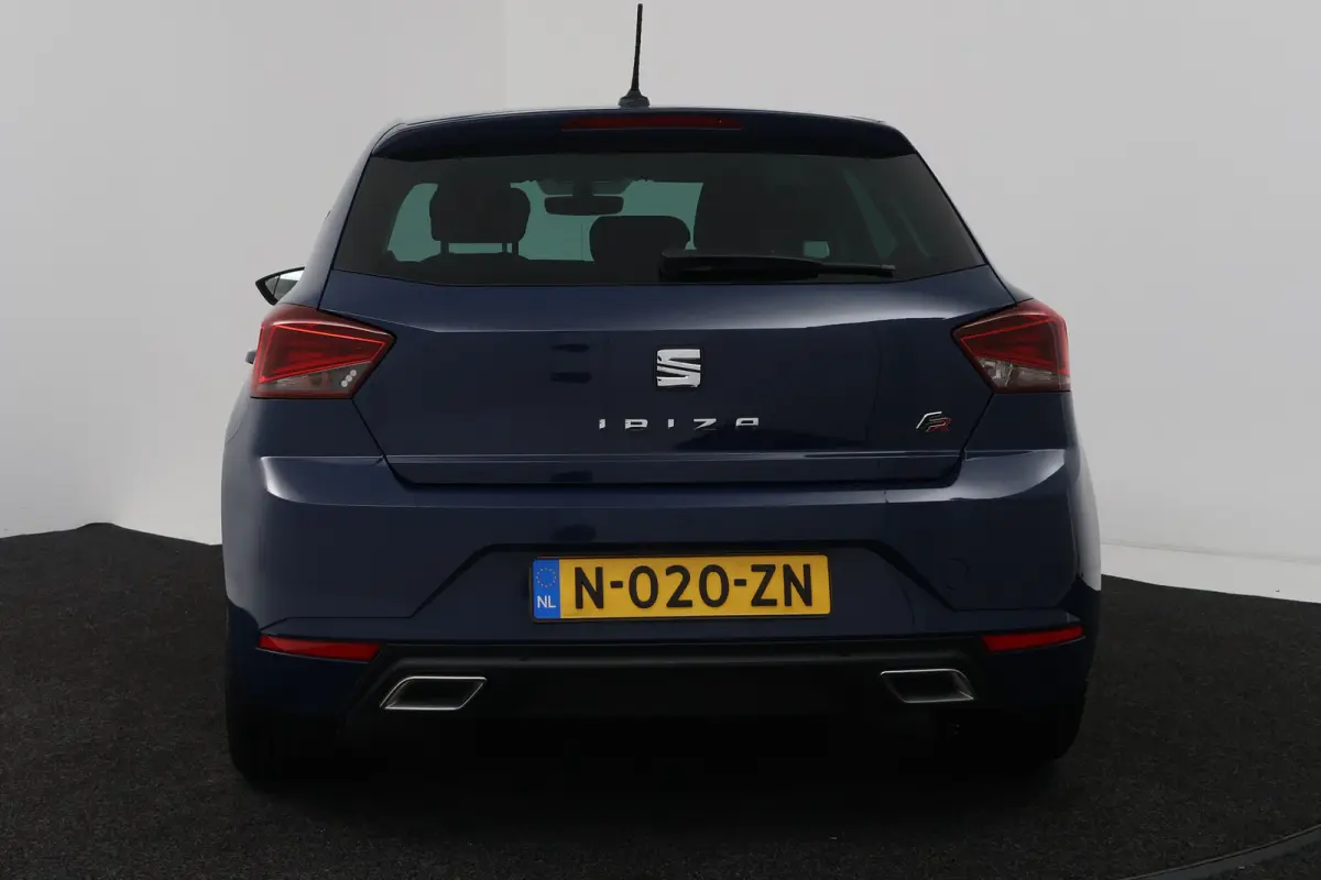 1.0 TSI FR Business Intense (STOELVERWARMING, NAVIGATIE CARPLAY, PARKEERSENSOREN)