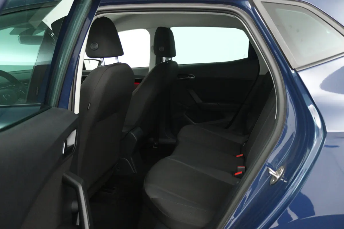 1.0 TSI FR Business Intense (STOELVERWARMING, NAVIGATIE CARPLAY, PARKEERSENSOREN)