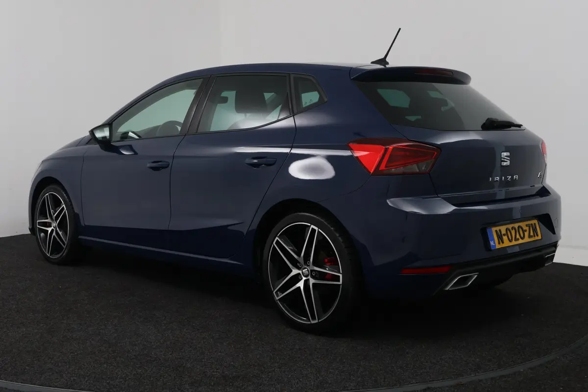 1.0 TSI FR Business Intense (STOELVERWARMING, NAVIGATIE CARPLAY, PARKEERSENSOREN)