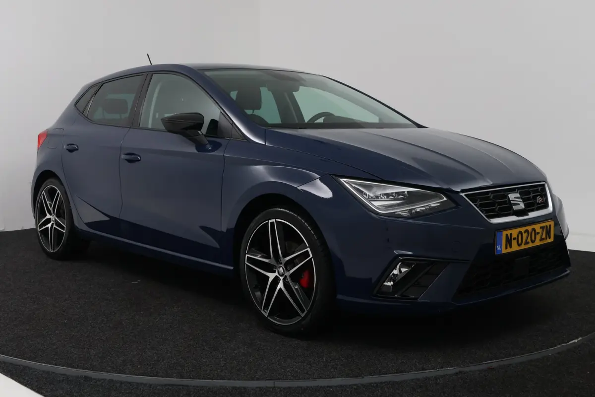 1.0 TSI FR Business Intense (STOELVERWARMING, NAVIGATIE CARPLAY, PARKEERSENSOREN)