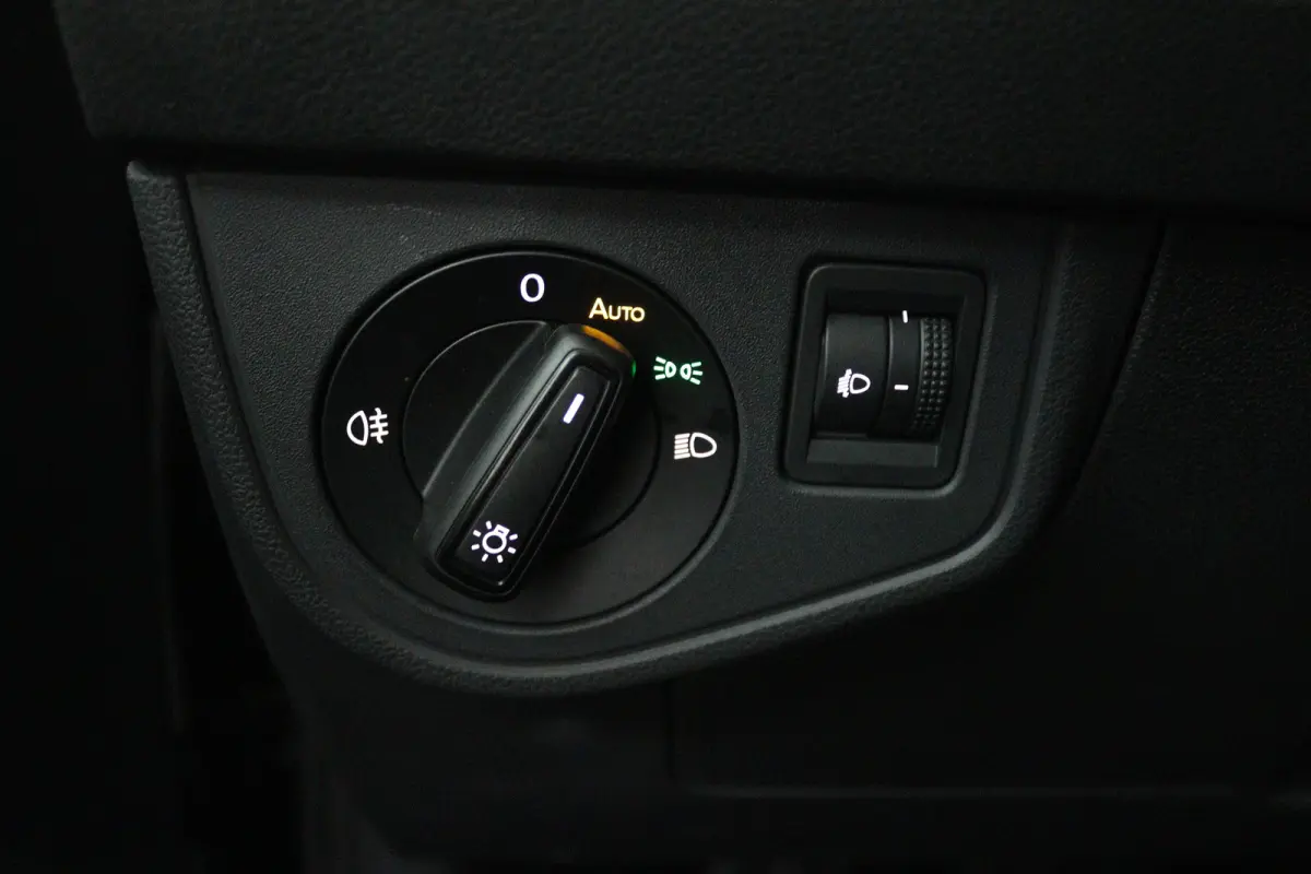 1.0 TSI Life Business (STOELVERWARMING, CAMERA, DIGITALE COCKPIT, CRUISE ADAPTIEF)