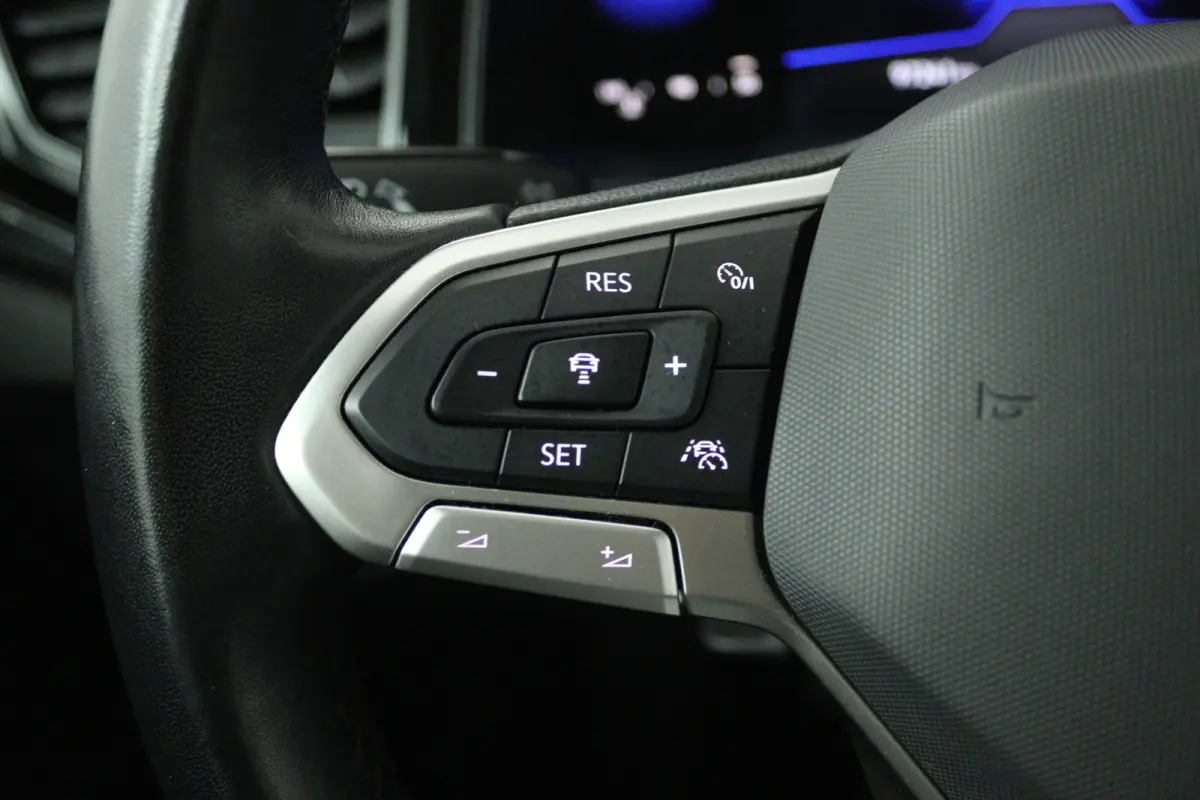 1.0 TSI Life Business (STOELVERWARMING, CAMERA, DIGITALE COCKPIT, CRUISE ADAPTIEF)