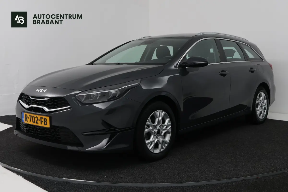 1.0 T-GDi DynamicLine (ACHTERUITRIJCAMERA, NAVIGATIE, CARPLAY, PARKEERSENSOREN)