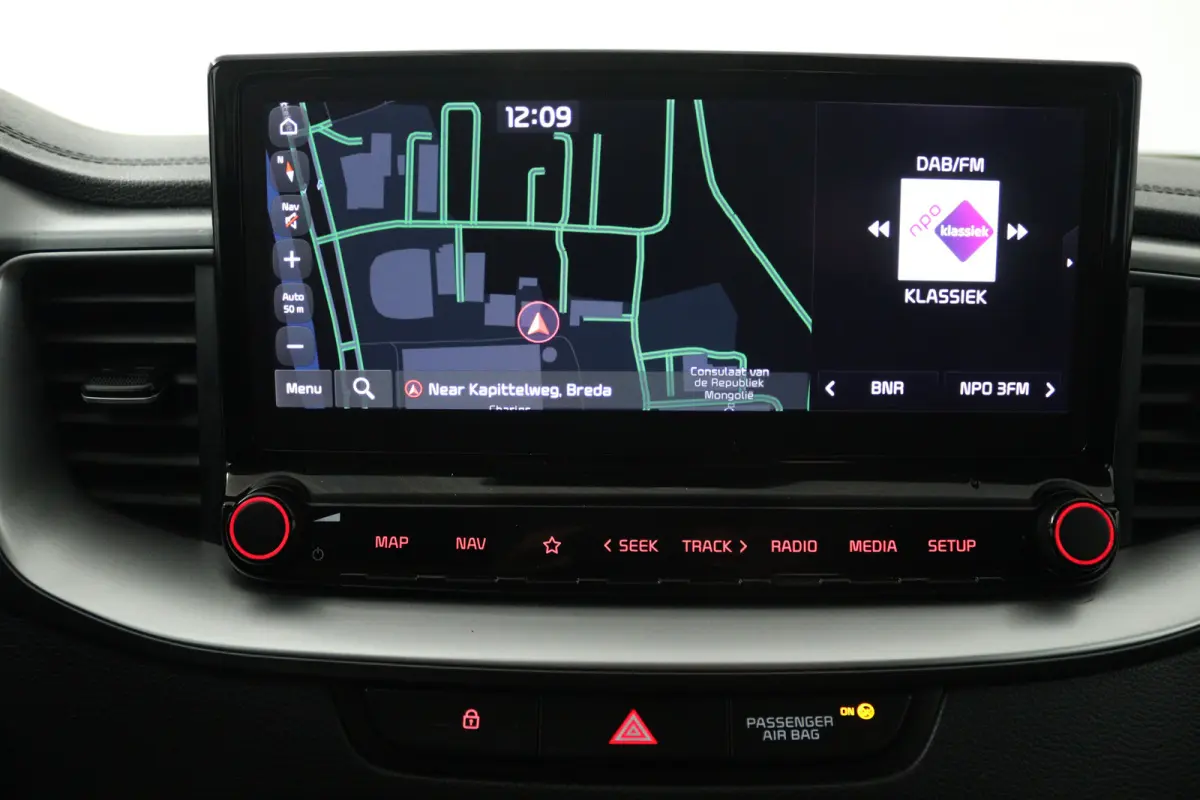 1.0 T-GDi DynamicLine (ACHTERUITRIJCAMERA, NAVIGATIE, CARPLAY, PARKEERSENSOREN)
