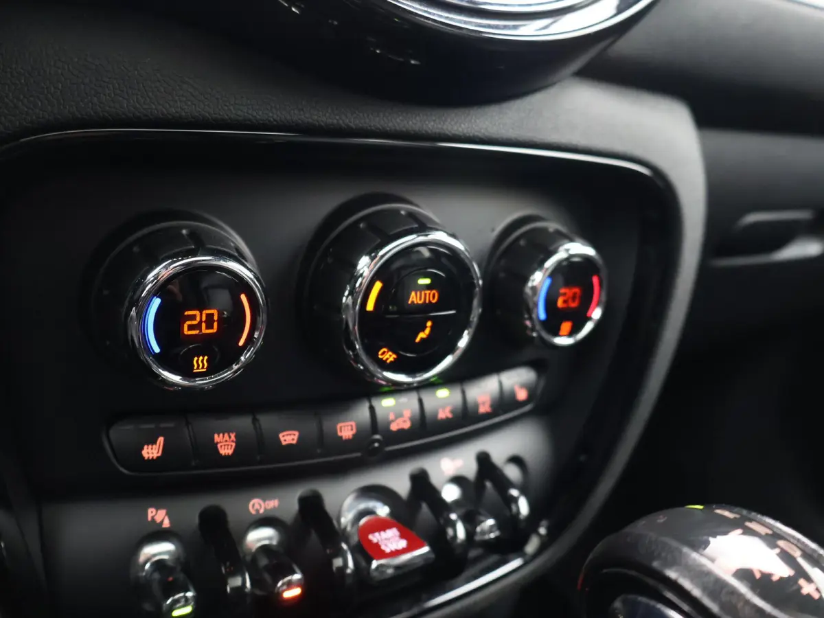 2.0 COOPER S 192 PK AUT. + TREKHAAK | PANORAMA | ADAPTIVE CRUISE | CAMERA | STOELVERW. | HARMAN/KARDON